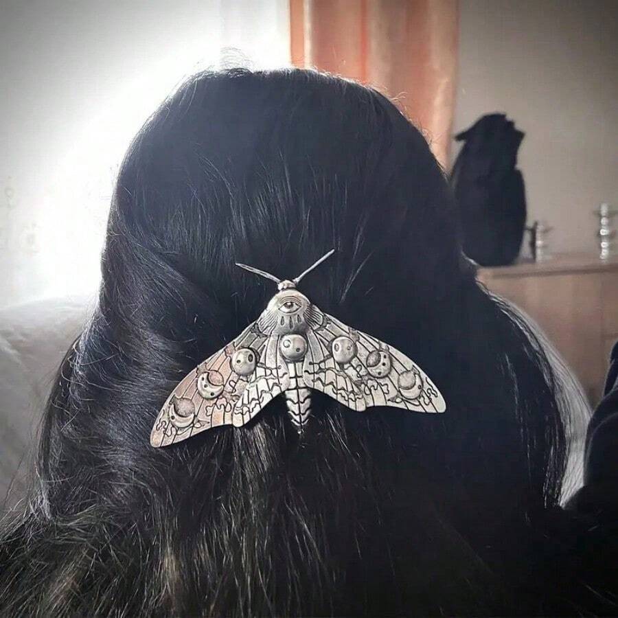 Moth-Shaped Decorative Hair Clip, Retro Gothic Style Hair Clip, Retro Gothic Ladies' Versatile Hairpin, Halloween Party Hair Accessory. - Antique Silver - View 1