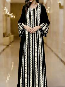 Elegant Long Woven Fabric Dress, Regular Sleeve, Round Neck Design, Featuring Intricate Pattern Details Black Spring - Black - View 1