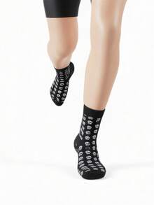 1双男士袜子，绅士朋克风黑色中筒袜，饰有白色海盗图案，适合日常穿着，春秋季款 - 黑與白 - 查看 4