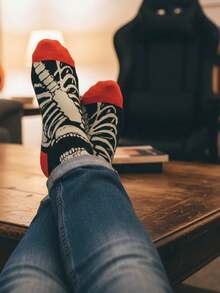 1双男女通用时尚骷髅图案中筒袜，适合所有季节 - 彩色 - 查看 4