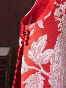 This Red Vest With A Peacock Tail Pattern And A Stand-Up Collar Is Perfect For Spring And Summer. It's A Lightweight, Sleeveless Tang-Style Vest, Ideal For Elegant And Casual Wear. Comfortable, It Features A Cardigan Design With Side Slits. Suitable For Everyday Wear, Casual Outings, Vacations, Social Gatherings, Parties, Holidays, And Celebrations. - 紅色 - 查看 7