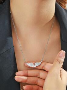 1pc Women's Unique Wing Design, High-End & Stylish, Suitable For Parties, Festivals, Dinners, Couples Gift - Multicolor - View 1