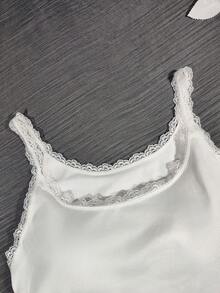 女士休闲运动白色无袖针织吊带背心，带胸垫，荷叶边下摆，性感开衩设计，短款简约性感风格上衣 - 白色 - 查看 10