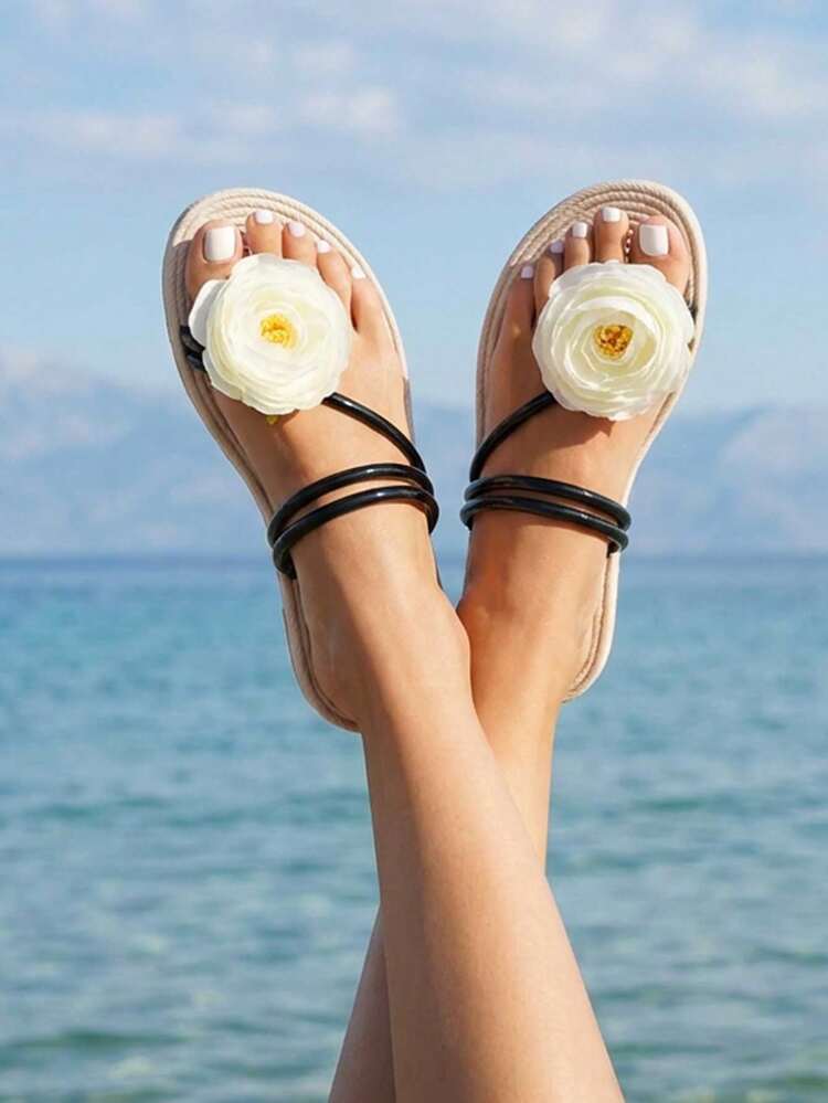 planare Women 3D Floral Decor Flip Flops, Beach Holiday Sandals - Black - View 5