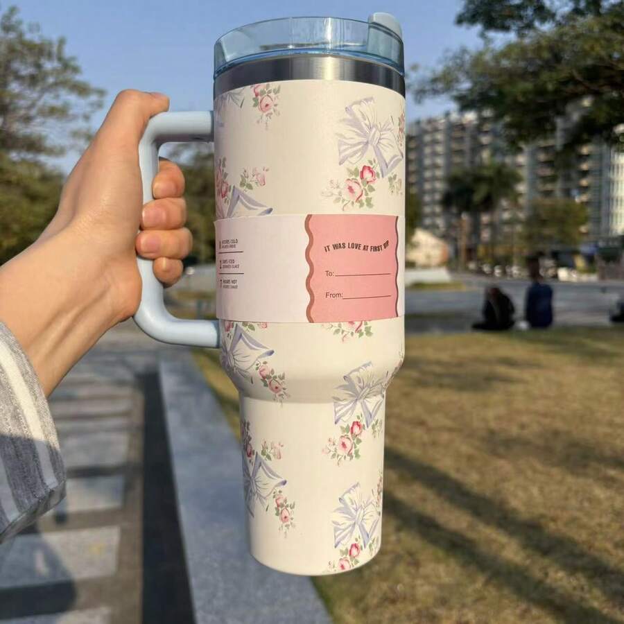 1pc,40 Oz H2.0 Cup,Camping Full Body Floral Pattern, 40oz Cup Stainless Steel Vacuum Insulated Tumbler With Lid And Straw For Water, Iced Tea Or Coffee, Smoothie And More, 40oz Reusable Double Walled Vacuum Insulated Stainless Steel Water Bottle With Handle For Outdoor Activities, ,  For Camping, Hiking, Can A Gift For Friends And Relatives - 40盎司蝴蝶結藍 - 查看 1