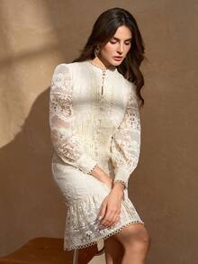 优雅奢华刺绣花卉装饰领口女式连衣裙