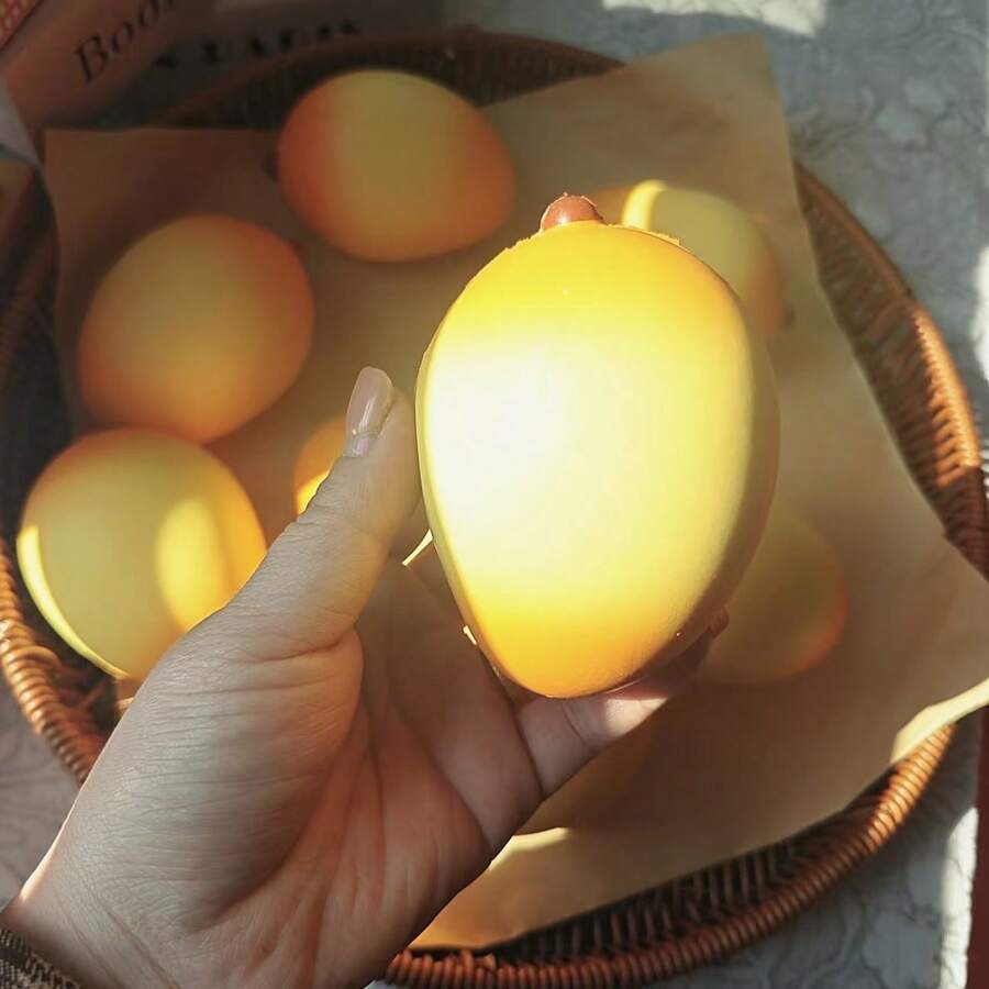 畅销减压玩具芒果挤压玩具，成人减压小工具，办公装饰，创意小礼物 - 黃色 - 查看 1