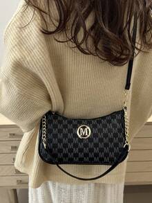 2026新款时尚经典PU防水M字母印花金属链条装饰单肩斜挎包。适合购物、作钱包使用，适合学生、年轻女性和职业女性。完美适用于办公室、大学、工作、商务、通勤、户外活动、旅行和野餐。 - 黑色 - 查看 8