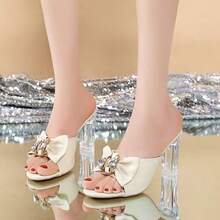 新款系带凉鞋，女士百搭蝴蝶结时尚高跟露趾优雅水晶粗跟拖鞋，波西米亚风沙滩水钻蝴蝶结家居拖鞋 - 米色 - 查看 1