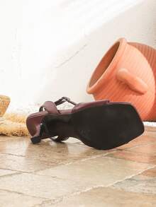 Giày sandal cao gót gợi cảm thời trang nữ, mẫu mới mùa xuân/hè, mũi vuông, quai cài, gót mỏng, kiểu dáng tối giản, êm ái, đa năng, phù hợp với váy, đi chơi, dự tiệc, đi nghỉ mát, đi làm. - Màu Đỏ Sâu - Xem 5