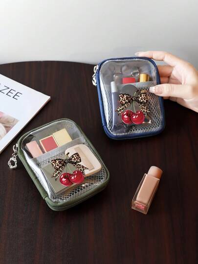 Bolsa de cosméticos portátil minimalista impresa con un patrón de lazo de cereza, bolsa de maquillaje impermeable de gran capacidad y transparente con forro, bolsa de cosméticos multifuncional, bolsa de almacenamiento portátil con cojín de aire rojo, suministros para dormitorio, almacenamiento de baño, almacenamiento de joyas, bolsa de almacenamiento de aceite labial y cosméticos, bolsa de útiles escolares, bolsa de maquillaje, artículos esenciales para vacaciones, bolsa de almacenamiento de maquillaje, regalos de boda para la novia, regalos para la madre, regalos de cumpleaños, regalos para amigos y maestros, bolsa de maquillaje, organizador de maquillaje, bolsa de aseo, bolsa de cuidado de la piel, bolsa de viaje, bolsa de viaje de gran capacidad para mujeres