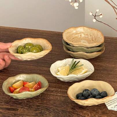 日式复古陶瓷小蘸酱碟，不对称造型，可盛放酱油、醋、芥末等调味品，家用