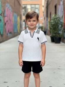Set de 2 piezas de camiseta polo de manga corta con cuello en V y pantalones cortos con patrón geométrico bordado de caballo en contraste de color, estilo casual de vacaciones para niños, adecuado para uso diario, al aire libre, reuniones, primavera/verano - Blanco - Ver 5