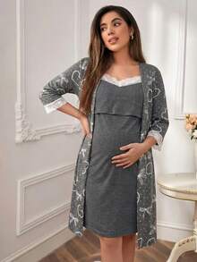 两件套优雅舒适的蕾丝边心形蝴蝶结孕妇装，包含睡衣和哺乳服 - 深灰色 - 查看 5