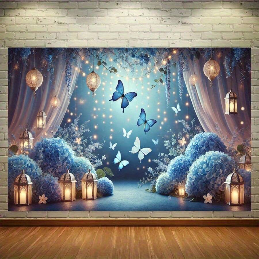 1 pièce Bannière plate 2D Décor de fête de jardin enchanteur avec un design de fleurs bleues rêveuses et de papillons, avec des lanternes, parfait pour les événements intérieurs/extérieurs, les vacances et les célébrations à thème, en matériau polyester, décoration de jardin