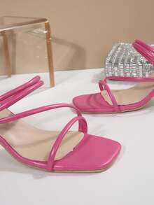 Giày sandal đế dày nhiều quai kiểu cổ điển bằng da giả, chất liệu da mềm mại, giúp thon gọn chân, thời trang, đa năng và thoải mái. - Màu Hồng Tươi - Xem 5