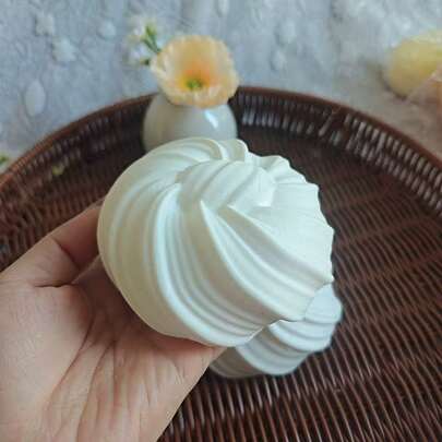 1pc Super Soft Cheesecake Roll, Slow Rebound Stress Relief Squeeze Toy, Squishy Fidget Toy, Ideal Gift For Valentine's Day, New Year, Birthday, Christmas, Halloween - Perfect Gift