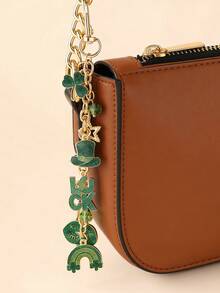 1/2 chiếc mặt dây chuyền thời trang chủ đề Ngày Thánh Patrick: Mũ cỏ ba lá xanh, bia, môi, may mắn, bóng bay, ngọc trai, ngôi sao, thích hợp sử dụng hàng ngày, lễ hội, tiệc tùng, trang trí túi xách, móc chìa khóa xe hơi, ngày lễ của người Ireland. - Nhiều màu - Xem 2