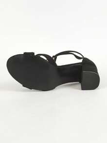 Giày sandal cao gót hở mũi màu đỏ dành cho nữ, kiểu dáng mới mùa xuân/hè, phù hợp cho tiệc tối, hẹn hò, đám cưới, được các tín đồ thời trang khuyên dùng, gót dày vừa phải thoải mái, đính đá lấp lánh, quai ngang mắt cá chân. - màu đen - Xem 8