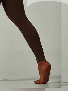 1pc Women's Black Seamless Butt Lifting Leggings, Peach Butt Shaping Yoga Fitness Pants, Casual Sportswear, High Quality, Stable & Comfortable, Minimalist & Professional - Brown - View 10