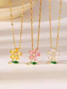 Colar com pingente exclusivo em formato de flor colorida, acompanhado de uma elegante corrente de aço inoxidável. Ideal para o dia a dia, festas, encontros ou como presente. - Ouro - Ver 3
