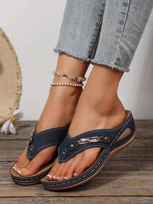 女士进口缝线金属扣坡跟人字拖，厚底镂空沙滩拖鞋，大码坡跟厚底凉鞋 - 藏蓝色 - 查看 5