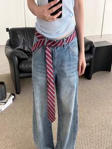 1条深红色领带/腰带，JK制服领带，女款，学院风腰带，水手服的完美配饰。采用纤细条纹设计，适合休闲穿着、周末郊游、约会、校园旅行、街头摄影等场合。时尚百搭的配饰，也是圣诞节装饰的理想之选。 - 彩色 - 查看 3