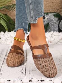 棕色拼接镂空编织不对称夏季女士平底凉鞋，圆头波西米亚风格，百搭沙滩日常通勤休闲时尚鞋款 - 棕色 - 查看 3