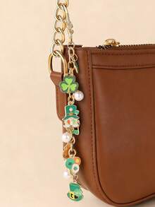 1/2 chiếc mặt dây chuyền thời trang chủ đề Ngày Thánh Patrick: Mũ cỏ ba lá xanh, bia, môi, may mắn, bóng bay, ngọc trai, ngôi sao, thích hợp sử dụng hàng ngày, lễ hội, tiệc tùng, trang trí túi xách, móc chìa khóa xe hơi, ngày lễ của người Ireland. - Nhiều màu - Xem 6