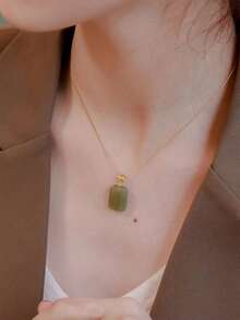 女士绿色长方形吊坠项链，优雅复古风格，独特设计，精致百搭，适合日常佩戴，亦可作为节日礼物。 - 金色 - 查看 5