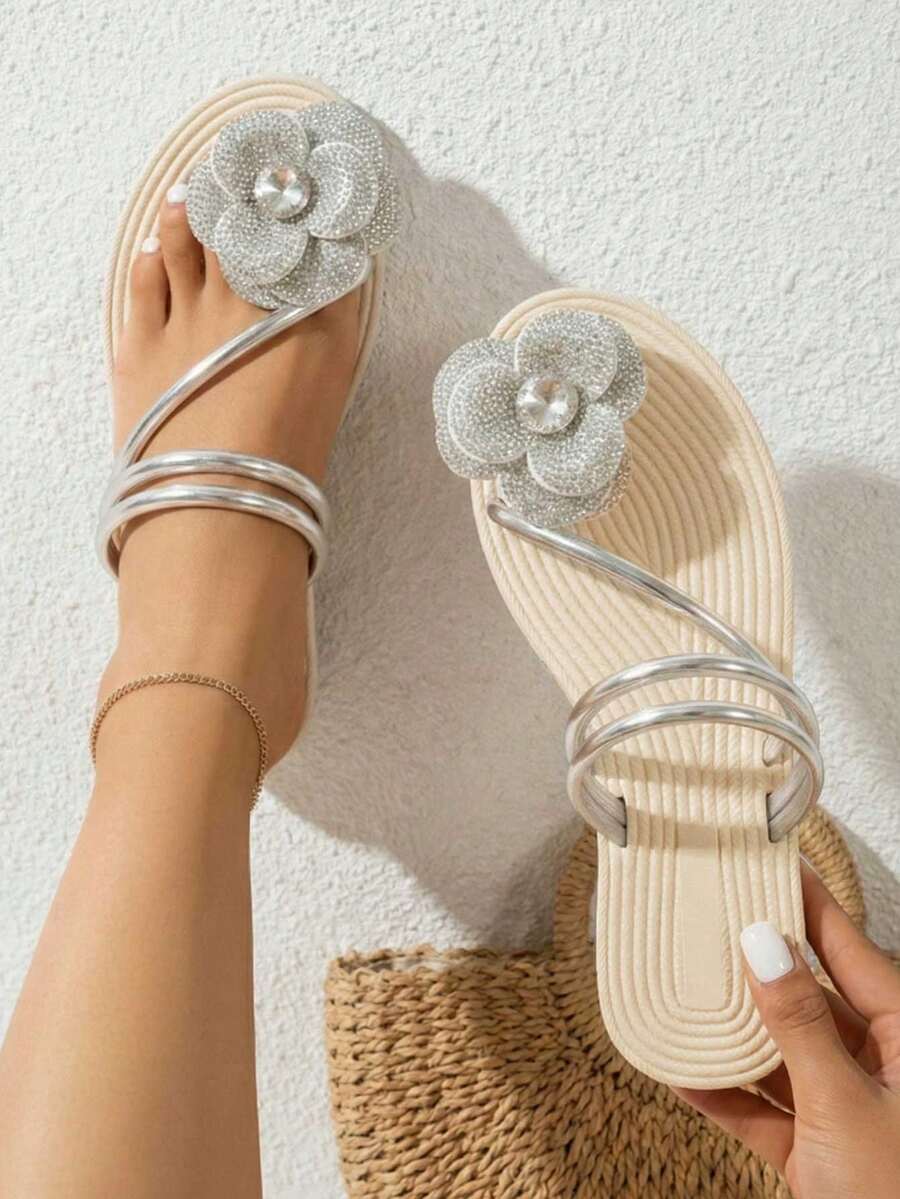 planare Women 3D Floral Decor Flip Flops, Beach Holiday Sandals