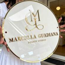 Letrero personalizado para salón con fondo blanco y letras doradas, incluye todo el material de montaje. Letrero de negocio de oficina, letrero de logotipo personalizado, letrero de negocio al aire libre, decoración de salón de belleza, logotipo de boutique personalizado, logotipo 3D de negocio, letrero moderno de acrílico, letrero de logotipo personalizado, letrero de logotipo redondo de acrílico, letrero de logotipo de negocio, letrero de salón, letrero para negocio, letrero de negocio de acrílico - Multicolor - Ver 7