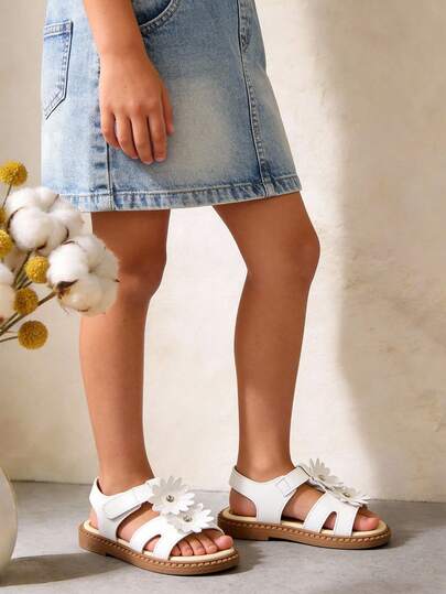 1 par de sandalias de verano para niños, sandalias para niñas, sandalias para niños, sandalias para estudiantes de primaria, correa de color dorado de moda con decoración de doble flor, cómodas y suaves con suela antideslizante, perfectas para salidas de verano, viajes, vacaciones, zapatos clásicos de estudiante, sandalias de playa, sandalias planas.