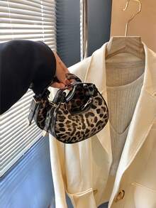 Ladies' Mini Leopard Print Crossbody Bag, Fashionable And High-Quality Crescent-Shaped Handbag, Lightweight And Elegant, Autumn And Winter Leopard Print Fashionable Wallet, New Autumn And Winter Tiger Print Women's Bag, Niche Design Fashionable And Cute Mini Bag, Women's Stylish Hand-Held Crescent Shaped Bag, New Year Gift, Christmas Fashion Item - Multicolor - View 3