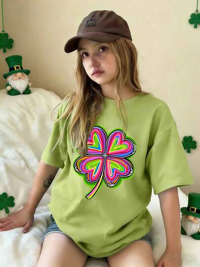 1件女童圣帕特里克节三叶草印花圆领短袖T恤，舒适柔软，适合女童夏季穿着
