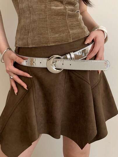 女士银色月亮扣皮带一条，百搭牛仔裤配饰，纯色皮革腰带