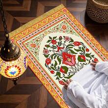 1 قطعة سجادة صلاة إسلامية قابلة للطي مع شرابات، قاعدة مانعة للانزلاق، وسادة سميكة قابلة للغسل، مناسبة للمنزل والمدخل وغرفة المعيشة، تصميم إسلامي أنيق، سجادة صلاة رمضان متينة للرمضان والحج والعمرة - مثالية لديكور غرفة النوم وغرفة الصلاة - وسادة مستطيلة فاخرة بأنماط حمراء وذهبية وسوداء معقدة، ملمس ناعم، ضرورية لرمضان والحج - متعدد الألوان - مشاهدة 1