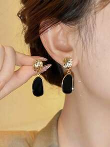 5 đôi bông tai đinh tán hình chữ cái giả ngọc trai xoắn tối giản, phong cách retro sang trọng, phù hợp cho nữ giới đeo hàng ngày và trong các dịp lễ. - Nhiều màu - Xem 6