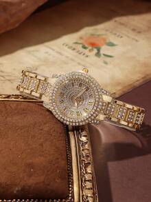 4pcs Luxury Diamond-Encrusted Women's Gold Watch Set, Including Diamond Gradient Dial Quartz Watch, Heart-Shaped Bracelet, Diamond Chain Bracelet, And Infinity Symbol Bracelet. The Dial Is Inlaid With Sparkling Diamonds, With A Gorgeous And Exquisite Style That Radiates Alluring Charm. - Gold - View 3