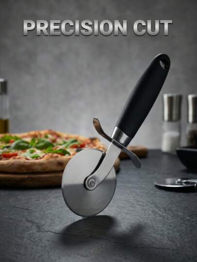1 pieza Cortador de pizza de acero inoxidable, cuchilla redonda y afilada, antiadherente. Adecuado para cortar pizza, panqueques y otros alimentos. Estructura de metal resistente, mango antideslizante para un funcionamiento suave. Diseño con orificio para colgar para un almacenamiento fácil. Una herramienta útil para la cocina, la repostería y las reuniones familiares.