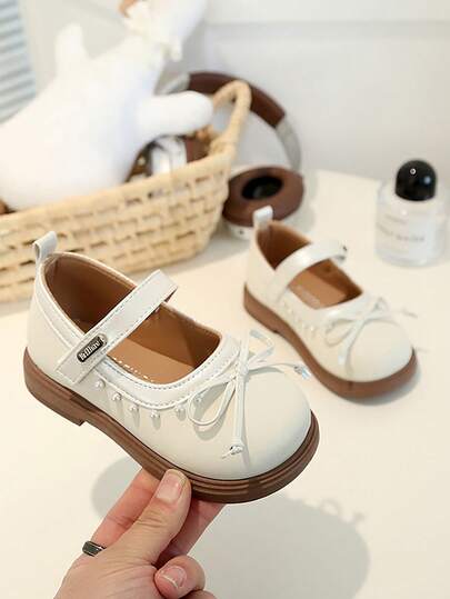 1双女童公主真皮鞋，软底平底鞋，蝴蝶结装饰时尚鞋，适合1-3-8岁幼儿，学校演出穿着