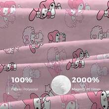 SANRIO 这款柔软的法兰绒毯饰有可爱的旋律主题图案，以柔和的粉色为底，点缀着色彩鲜艳的卡通印花，描绘了旋律和她的小羊伙伴们。它既实用又充满纪念意义，适合作为礼物、家居装饰、沙发毯、床罩，也是露营或旅行的理想之选。 - 彩色 - 查看 10