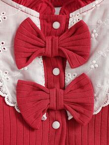 Bộ áo liền quần dài tay màu hồng dệt kim cho bé gái sơ sinh, cổ bèo nhún, phối ren, nơ đôi, cài khuy bấm, kèm băng đô (Thích hợp làm quà tặng sinh nhật 1 tuổi và mặc hàng ngày) - Đỏ - Xem 5