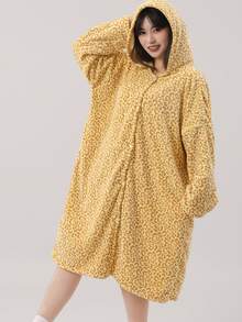 1pc Women's Leopard Print Hooded Coral Fleece Bathrobe, Practical & Versatile Couple Robe Bathroom Decor - Mustard Yellow - View 2