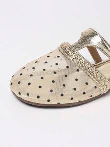 Random Asymmetric Dot Print Floral Pattern Splice T-Strap Flat Round Toe Comfortable Versatile Vacation Casual Daily Fashion Women Sandals - Gold - View 4