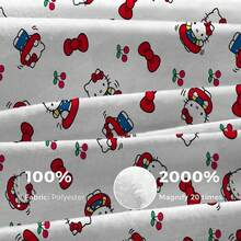 SANRIO 这款Hello Kitty主题法兰绒毯以白色为底色，饰有Hello Kitty图案，并点缀着樱桃、蝴蝶结等元素。整体风格柔和甜美，给人以治愈之感，兼具温暖和柔软的特点。可用作沙发毯、午睡毯或床上装饰。 - 彩色 - 查看 10