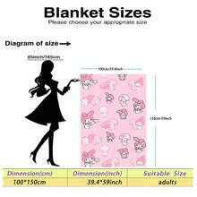 SANRIO 这款柔软的法兰绒毯饰有可爱的旋律主题图案，以柔和的粉色为底，点缀着色彩鲜艳的卡通印花，描绘了旋律和她的小羊伙伴们。它既实用又充满纪念意义，适合作为礼物、家居装饰、沙发毯、床罩，也是露营或旅行的理想之选。 - 彩色 - 查看 15