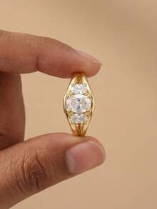 1枚优雅弧形三石立方氧化锆925纯银戒指，独特精致的设计，专为女性打造，是派对和盛会的完美之选，精工细作的珠宝，也是送给女友的周年纪念礼物。 - 弧面三蛋戒 - 查看 8