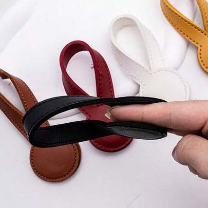 2-In-1 Magnetic Leather Clip: Hat Stand And Belt Tightener. Strong Magnets And Durable Leather Ensure Reliable And Secure Fastening. Ideal For Travelers And Fashion Enthusiasts, Suitable For Daily Wear And Outings.