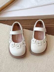 1 par de zapatos planos de moda para niños, parte superior de PU con patchwork, unicolor de cuero PU principal con decoración de flores de rhinestone, diseño de punta redonda con patchwork simple y fresco, suave y liviano transpirable, cierre de conveniente, adecuado para uso diario casual, juego, ocasiones festivas, combinando estética y practicidad. - Beis - Ver 4